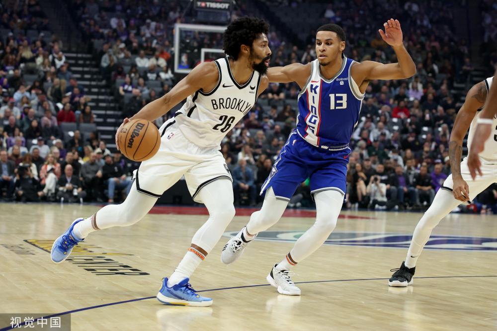 更是对足球 更是对足球